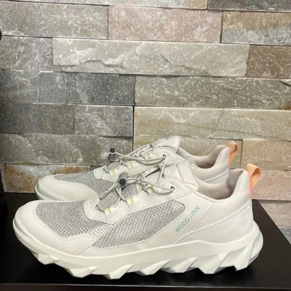 ECCO MX Women's Low Breathru Sneaker - Picture 8 of 12